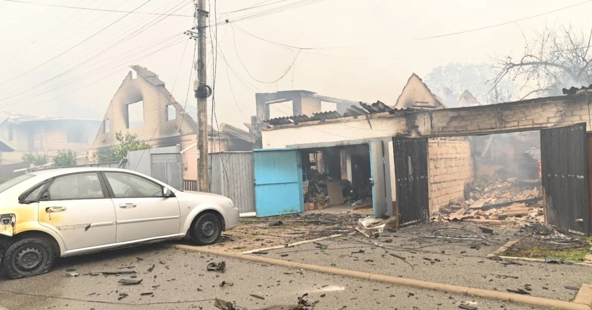 Зруйновані будівлі у Вишневому після вибухів під час російської атаки 6 липня