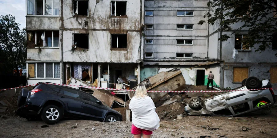 Руйнування багатоквартирного будинку у Вишневому після атаки 6 липня