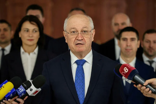 Премєр Молдови Александру Мунтяну пояснює свою відставку перед журналістами