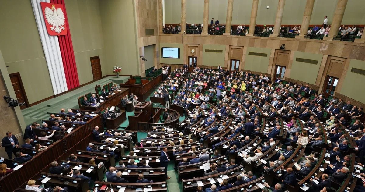 Польша приняла постановление о Волынской трагедии: реакция Киева Сейм Польши принимает постановление о Волынской трагедии