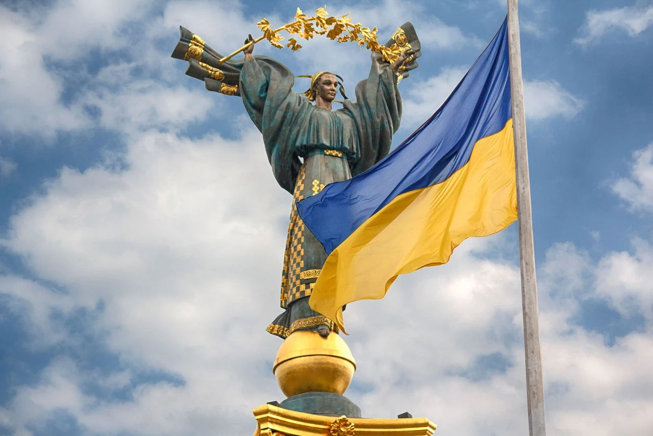 Приветствие с Днем Флага: слова, которые делают Украину сильнее a044