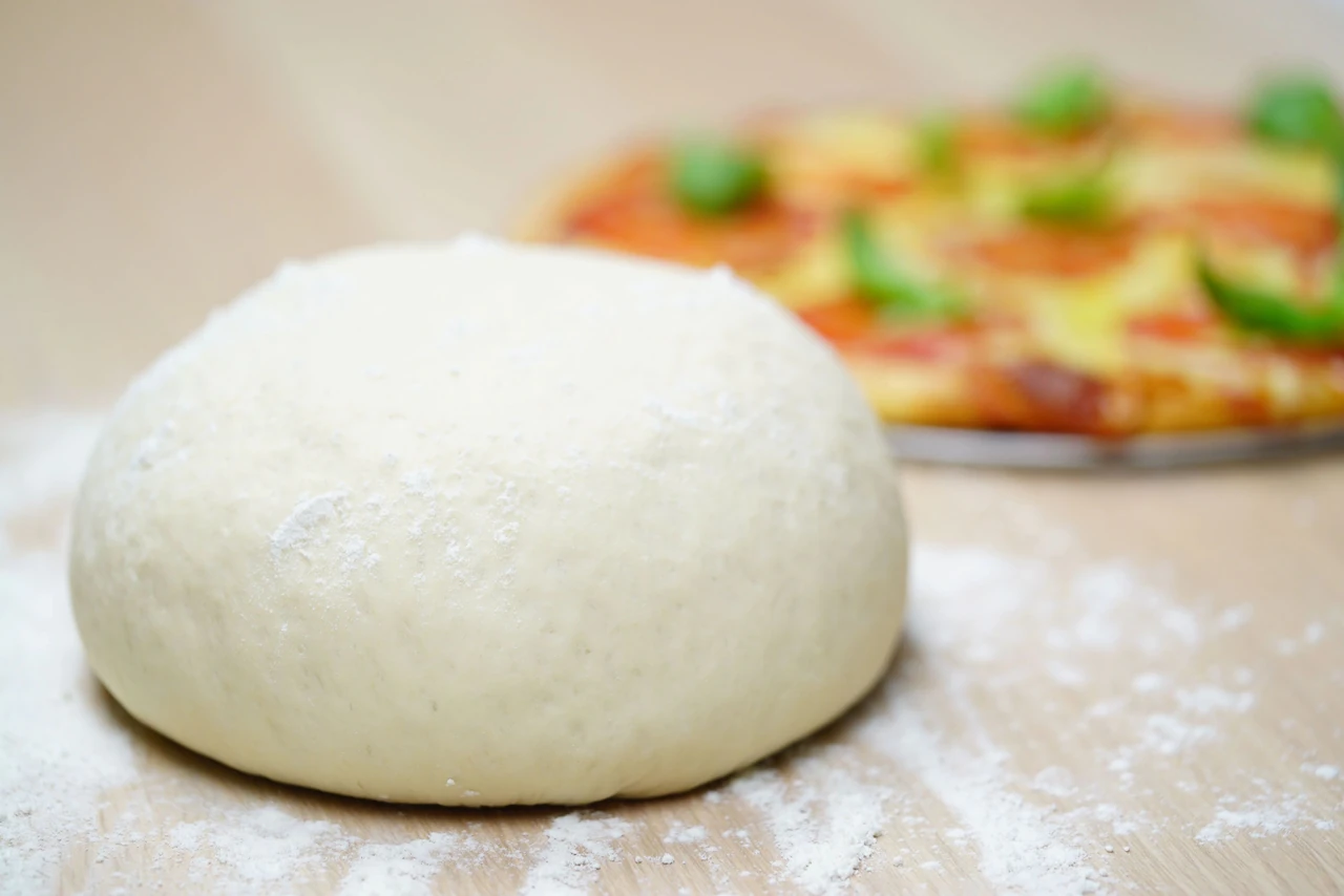 byistroe-testo-dlya-piztsy-na-suhih-drozhzhah-prostoy-recept-za-chas-02ed