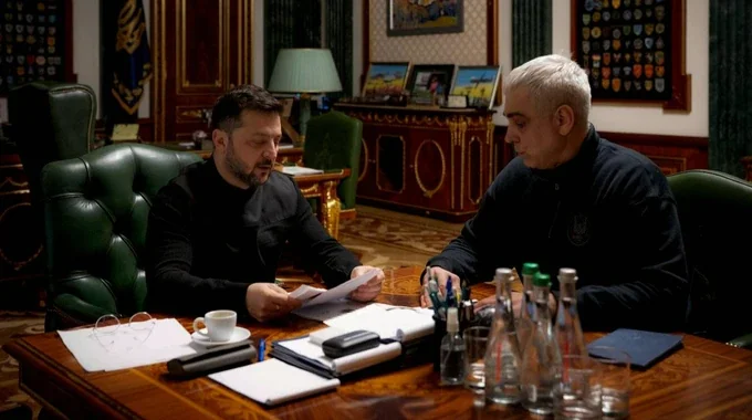 Зеленський та Клименко обговорюють рятувальну операцію після удару по Вишневому