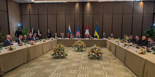 Переговори України, Росії та США за столом щодо миру