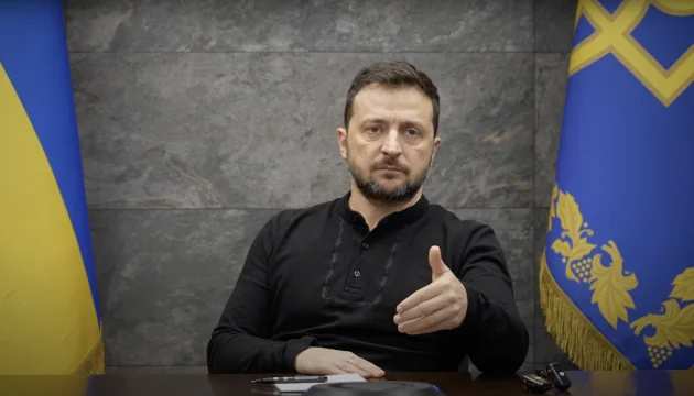 Зеленский: удары Украины заставляют Россию думать о мире Зеленский заявляет, что удары заставляют Россию думать о мире